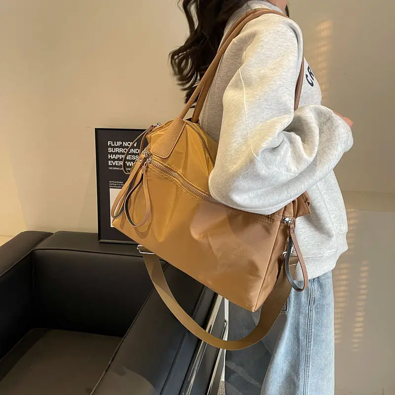 Large Capacity Korean Fashion Travel Bag Black — feature 16