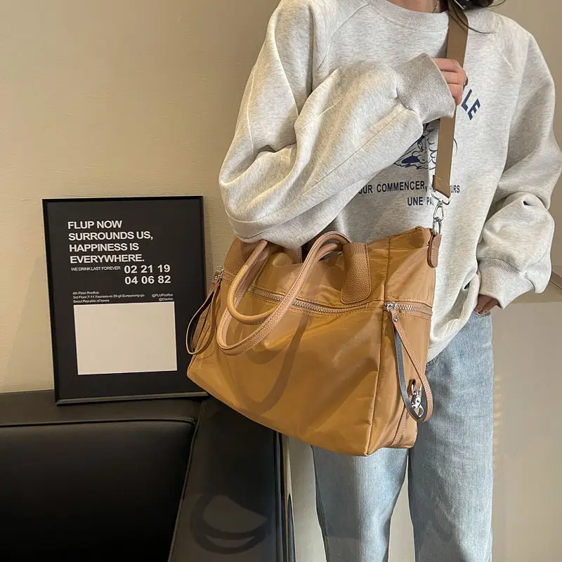 Large Capacity Korean Fashion Travel Bag Black — feature 22