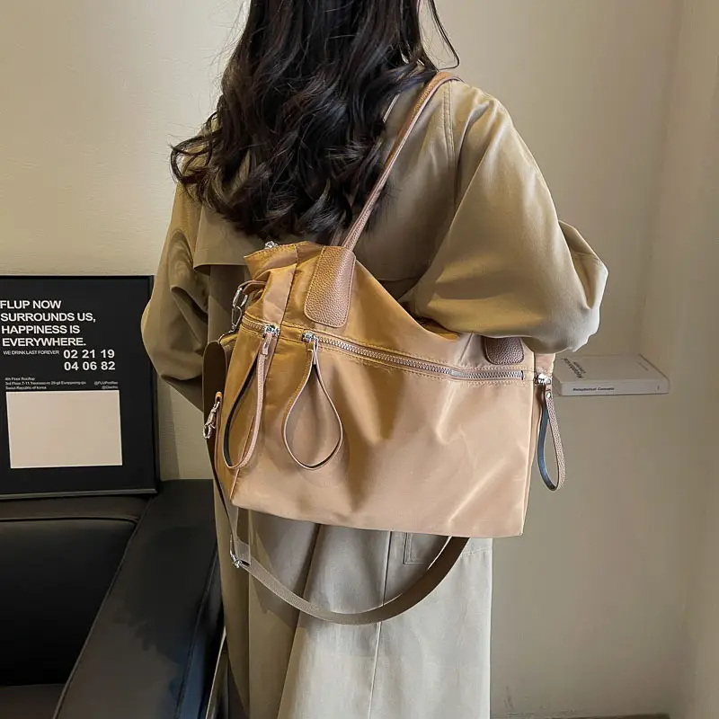 Large Capacity Korean Fashion Travel Bag Black — feature 27