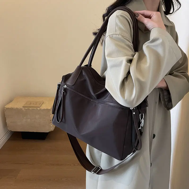 Large Capacity Korean Fashion Travel Bag Black — feature 28