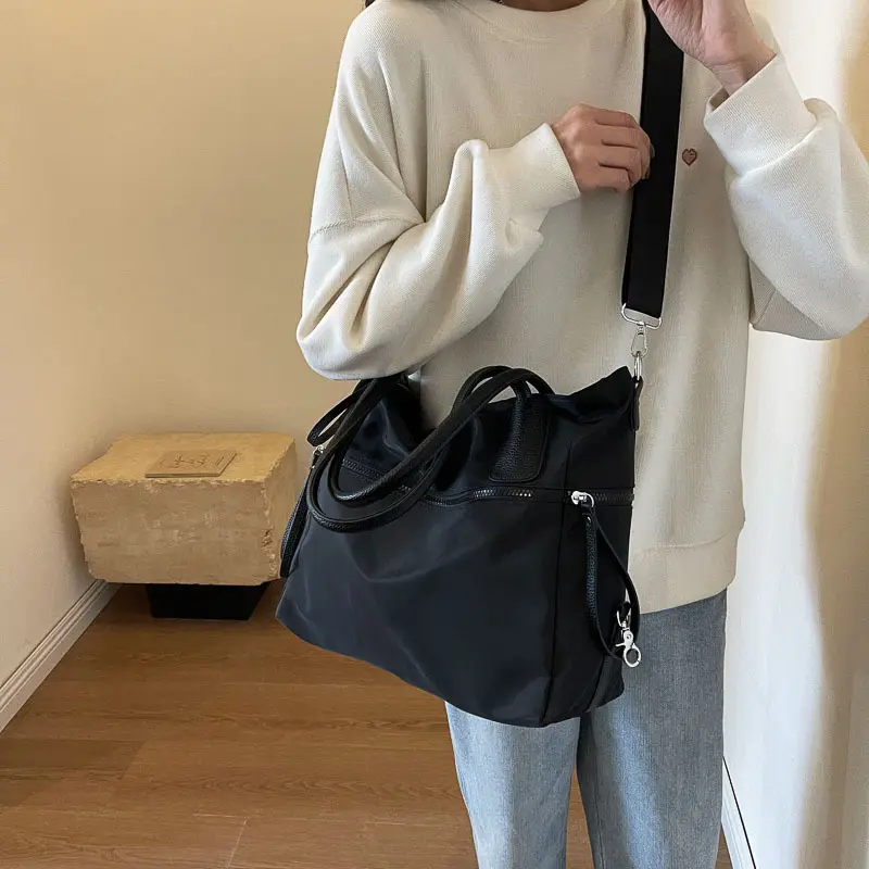 Large Capacity Korean Fashion Travel Bag Black — feature 38