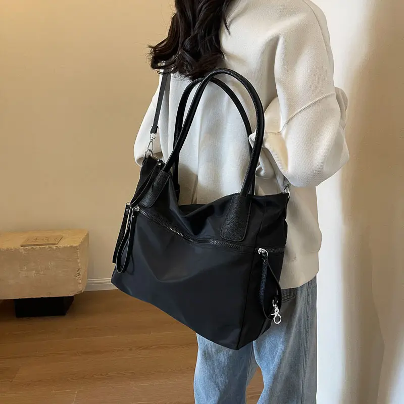 Large Capacity Korean Fashion Travel Bag Black — feature 39