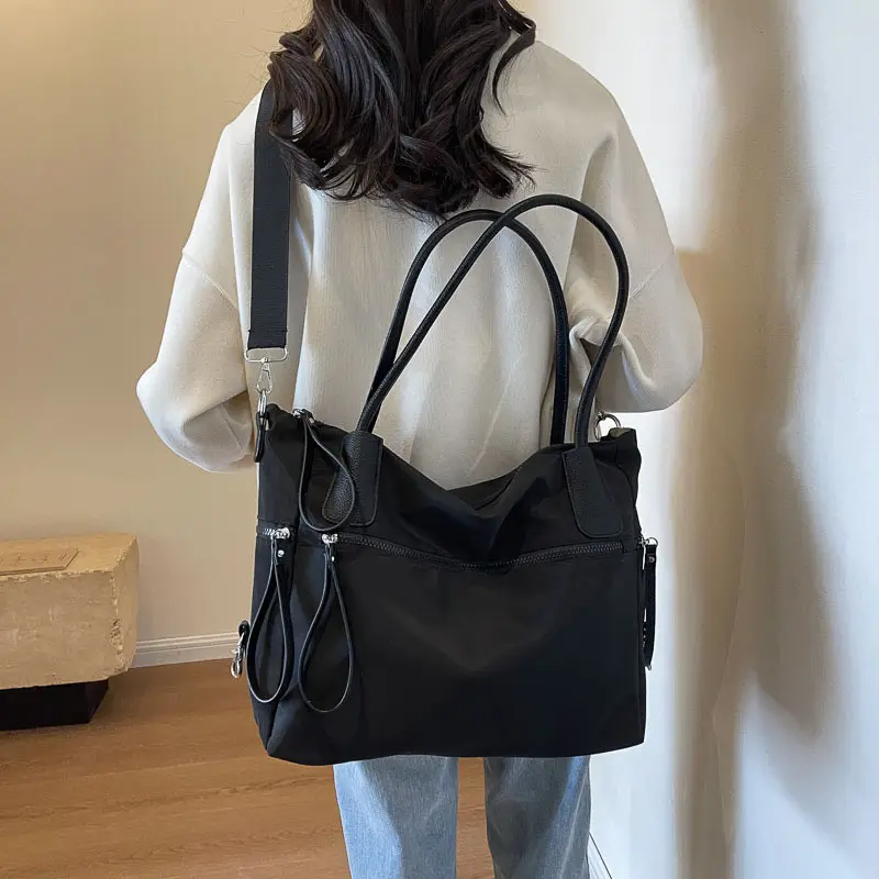 Large Capacity Korean Fashion Travel Bag Black — feature 40