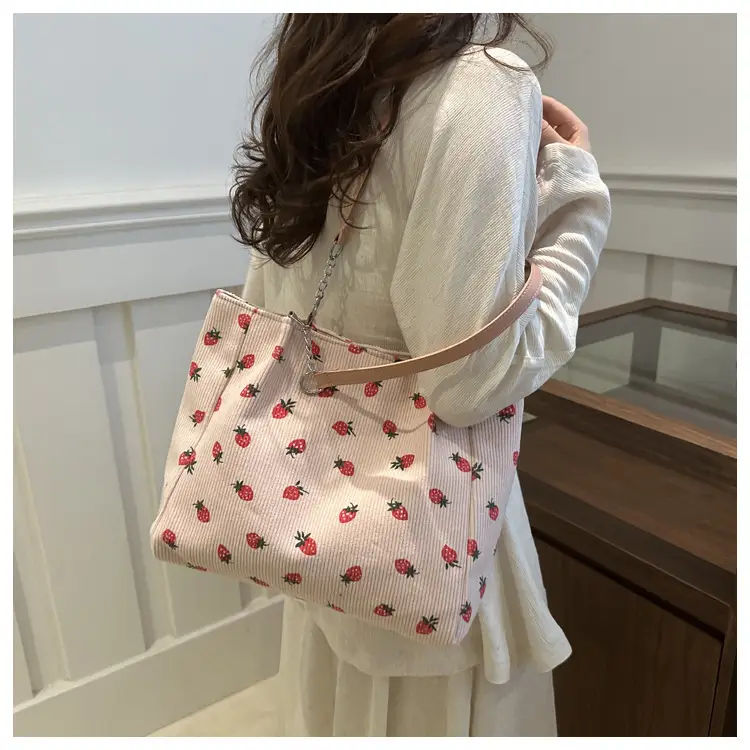 South Korea Ins Large Capacity Strawberry Tote Bag — feature 15