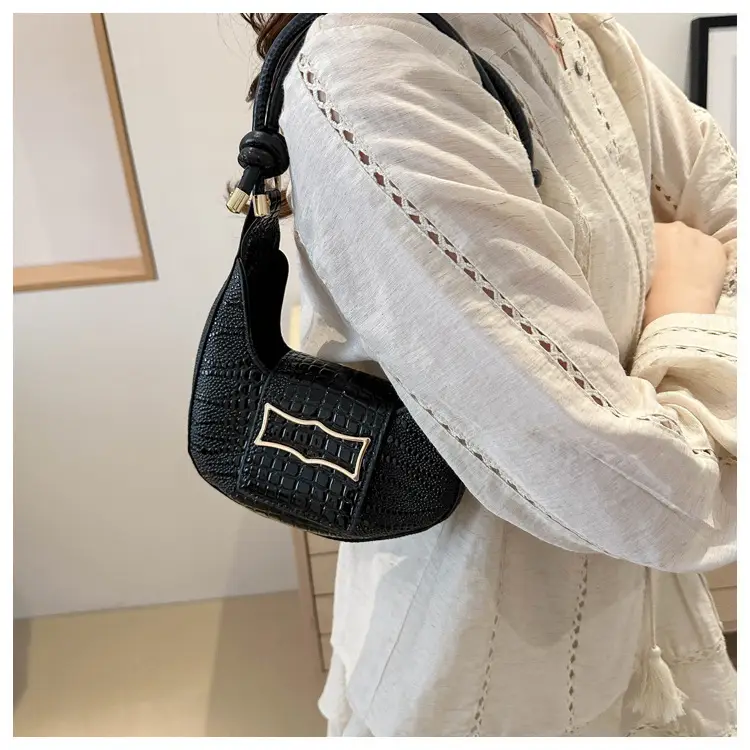 Women Crocodile Pattern Armpit Bag Red 2025 — feature 16
