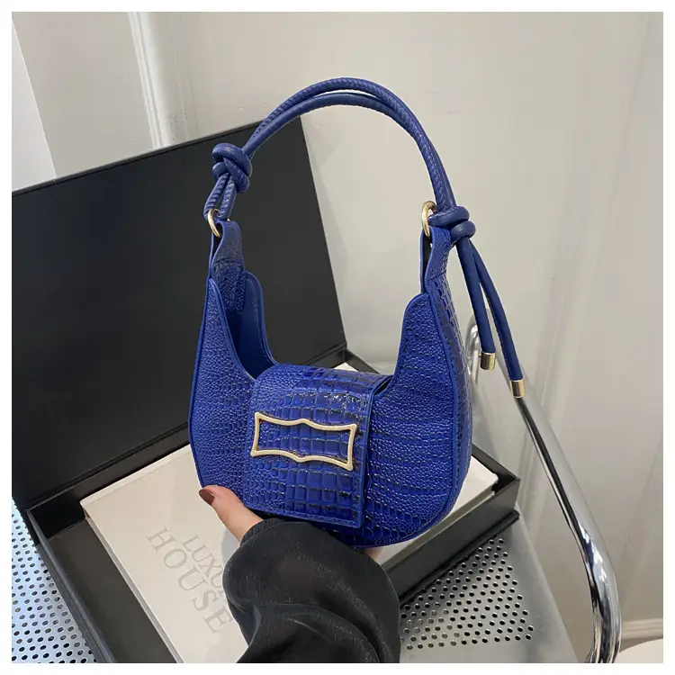 Women Crocodile Pattern Armpit Bag Red 2025 — feature 20
