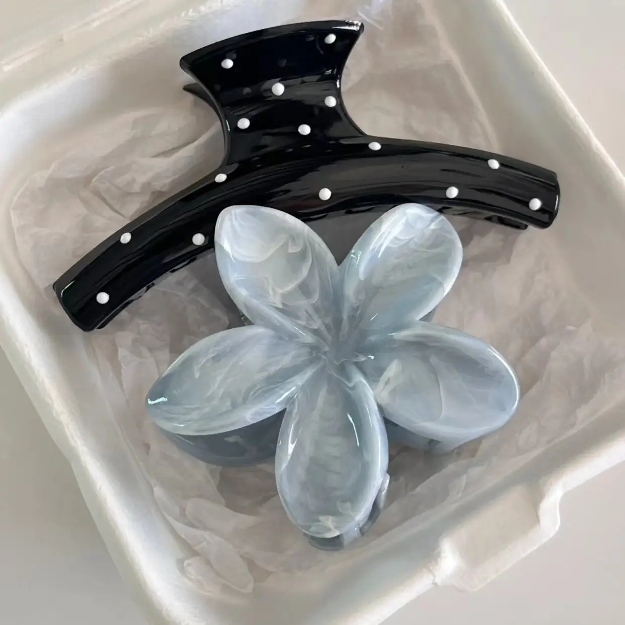 Black Sweet Frangipani Hair Clip with Polka Dot Design — feature 3