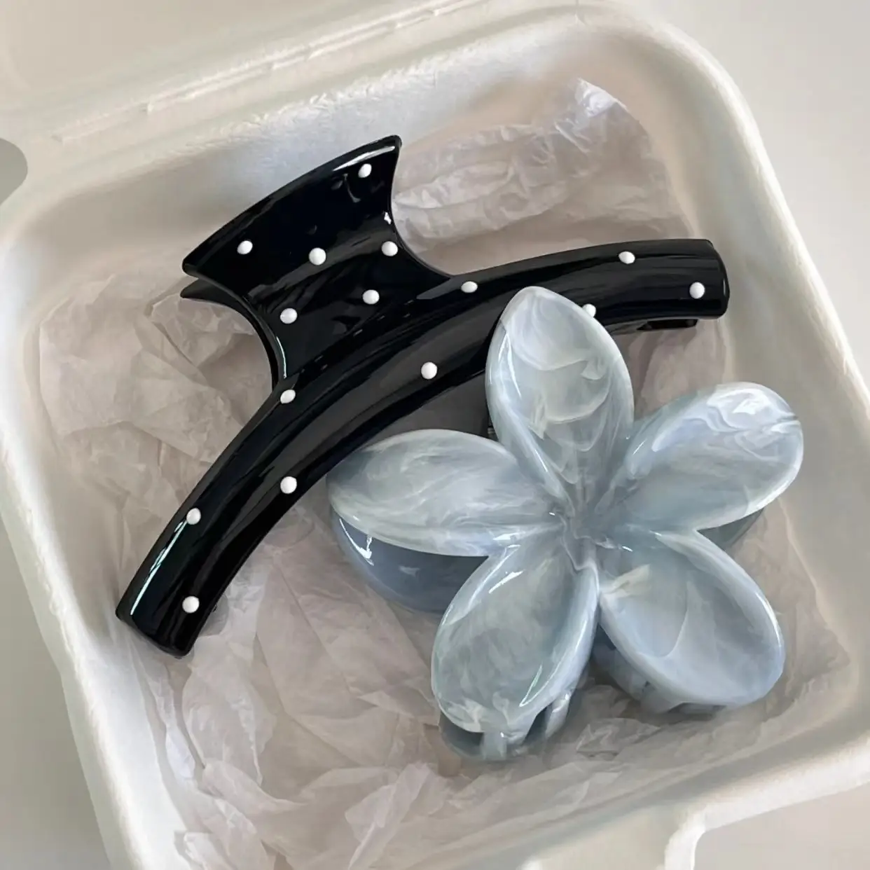 Black Sweet Frangipani Hair Clip with Polka Dot Design — feature 4