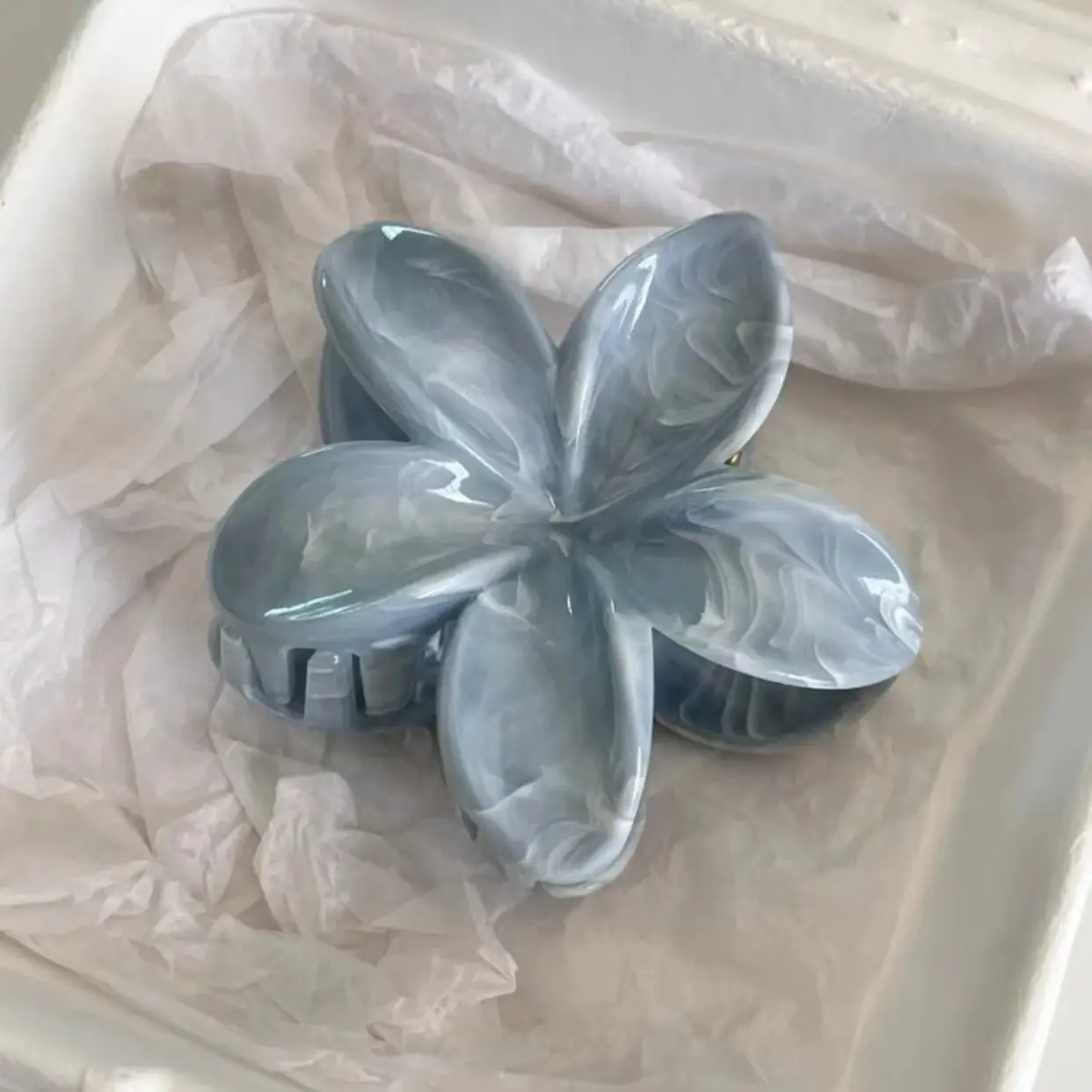 Black Sweet Frangipani Hair Clip with Polka Dot Design — feature 5