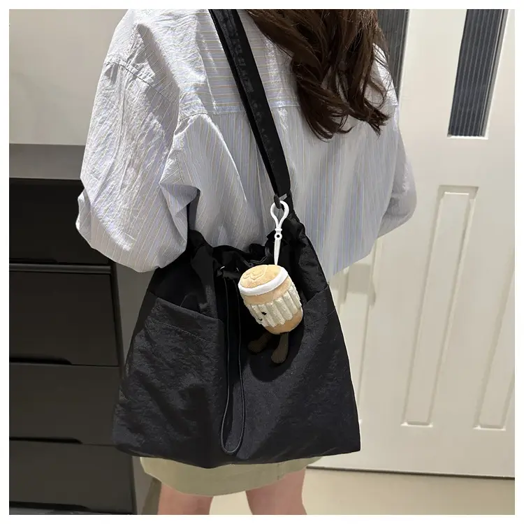 Korean Style Drawstring Shoulder Bag for Women — feature 17