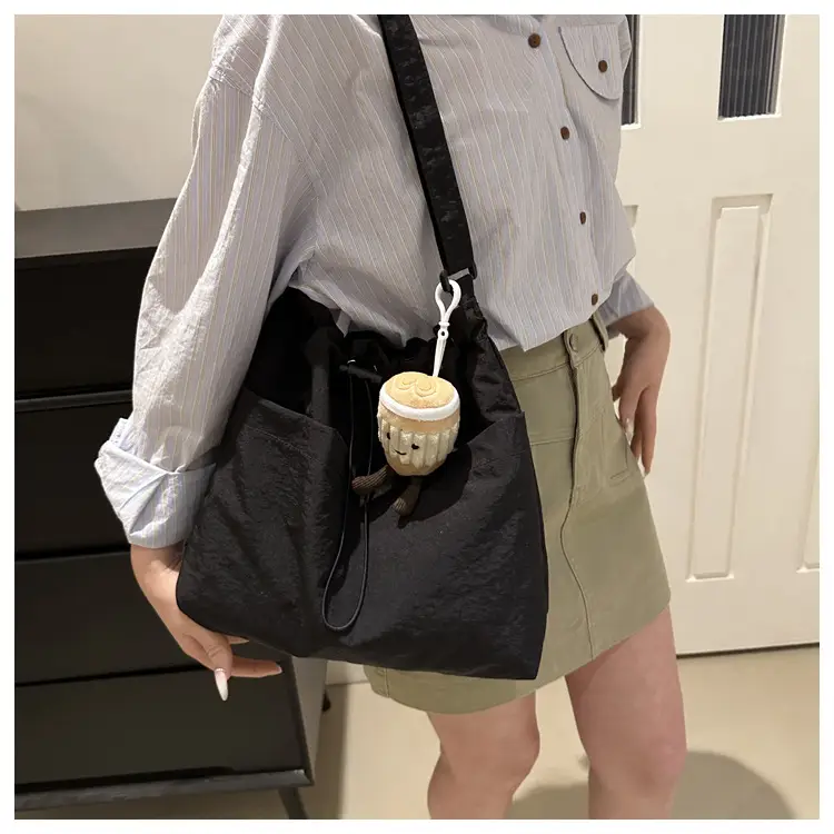 Korean Style Drawstring Shoulder Bag for Women — feature 18