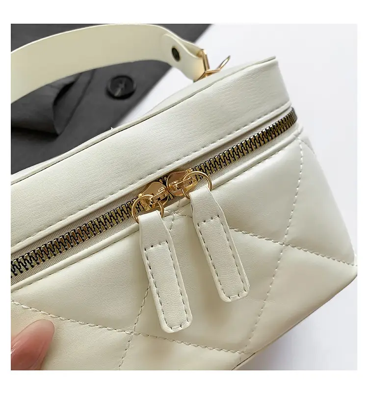 White Rhomboid Phone Bag for Women 2024 — feature 24