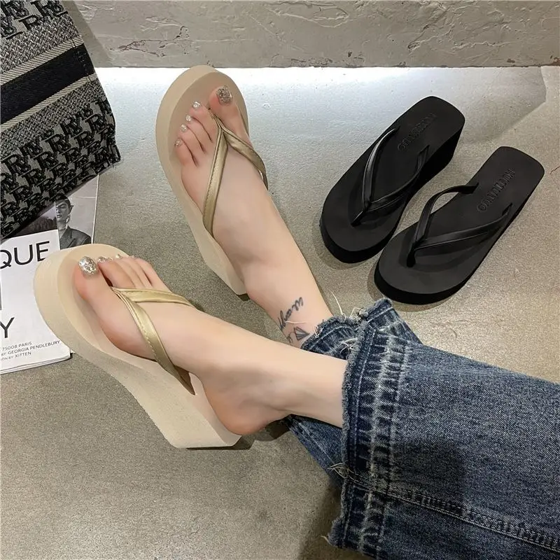 Thick-Soled Flip-Flops with Wedge Heels for Women, 2026 New Summer Style, Outdoor Wear, Height-Increasing, Beach Sandals with High Heels - Image 4