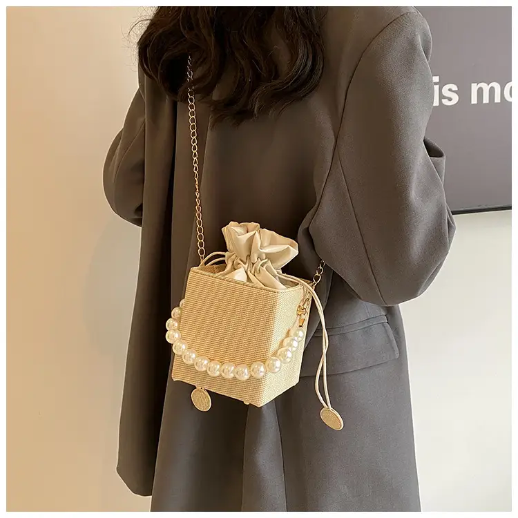 Women's Pearl Bucket Bag Summer 2024 — feature 11