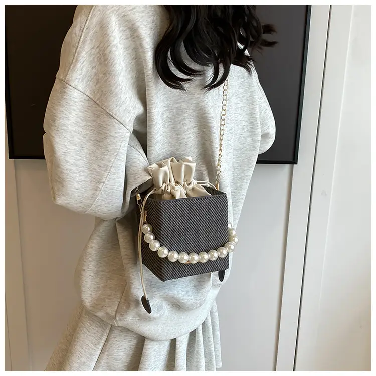 Women's Pearl Bucket Bag Summer 2024 — feature 12