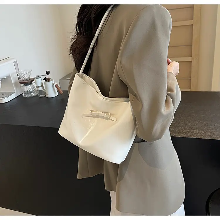 Women's Black Nylon Shoulder Bag 2024 Summer Fashion — feature 10
