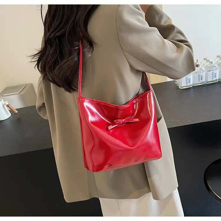 Women's Black Nylon Shoulder Bag 2024 Summer Fashion — feature 11