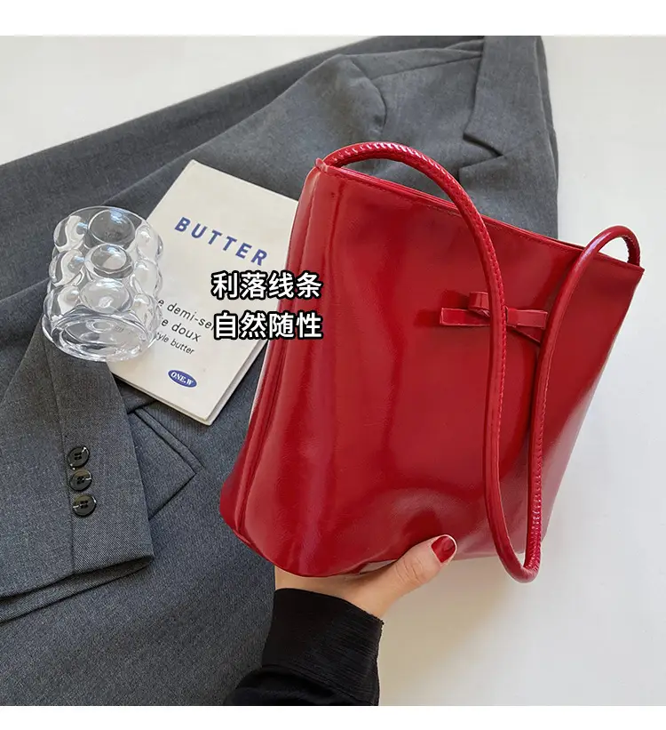 Women's Black Nylon Shoulder Bag 2024 Summer Fashion — feature 5
