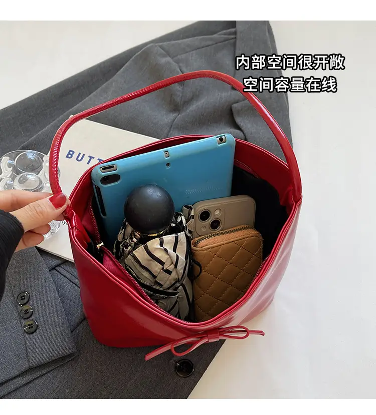 Women's Black Nylon Shoulder Bag 2024 Summer Fashion — feature 6