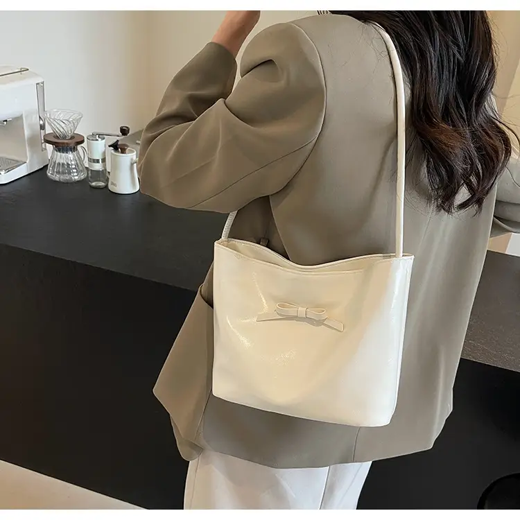 Women's Black Nylon Shoulder Bag 2024 Summer Fashion — feature 8