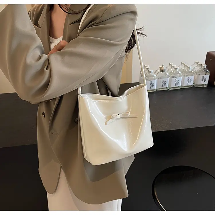 Women's Black Nylon Shoulder Bag 2024 Summer Fashion — feature 9