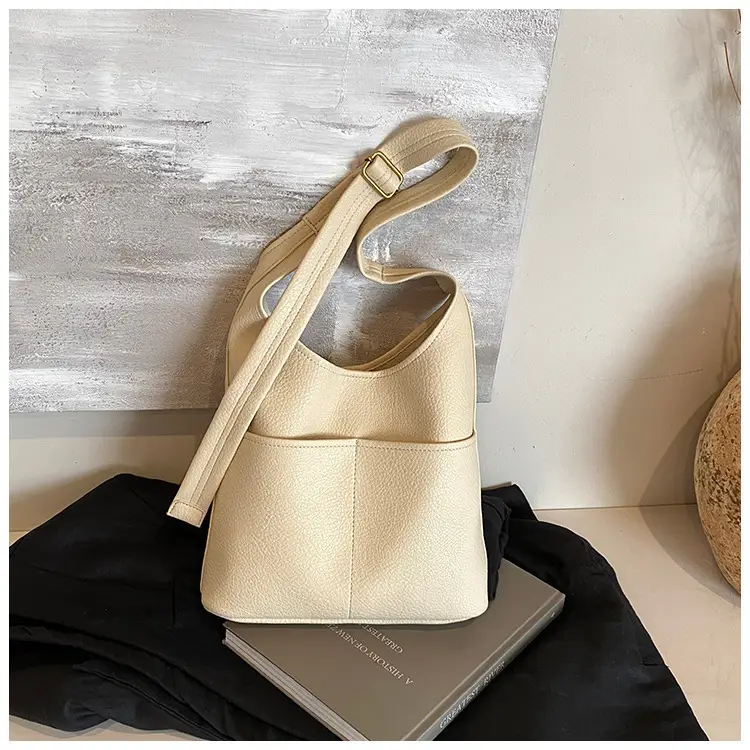 Women's Beige Leather Shoulder Messenger Bag 2024 New Large Capacity — feature 14