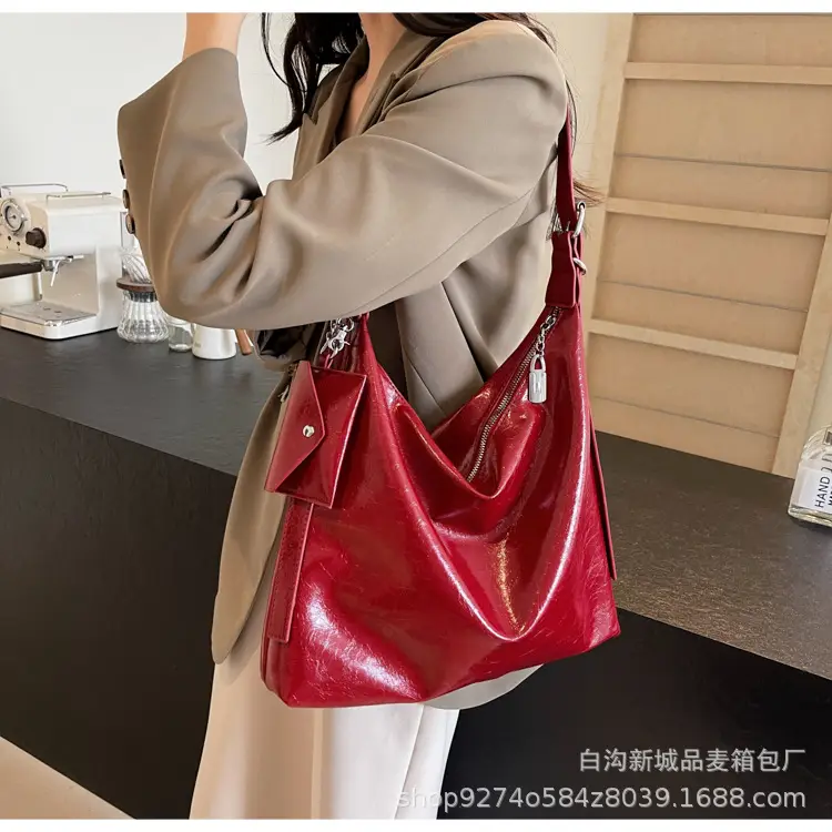 Retro Crossbody Bag Oil Wax Leather Large Capacity Women — feature 24