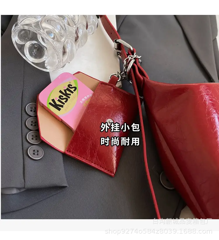 Retro Crossbody Bag Oil Wax Leather Large Capacity Women — feature 6