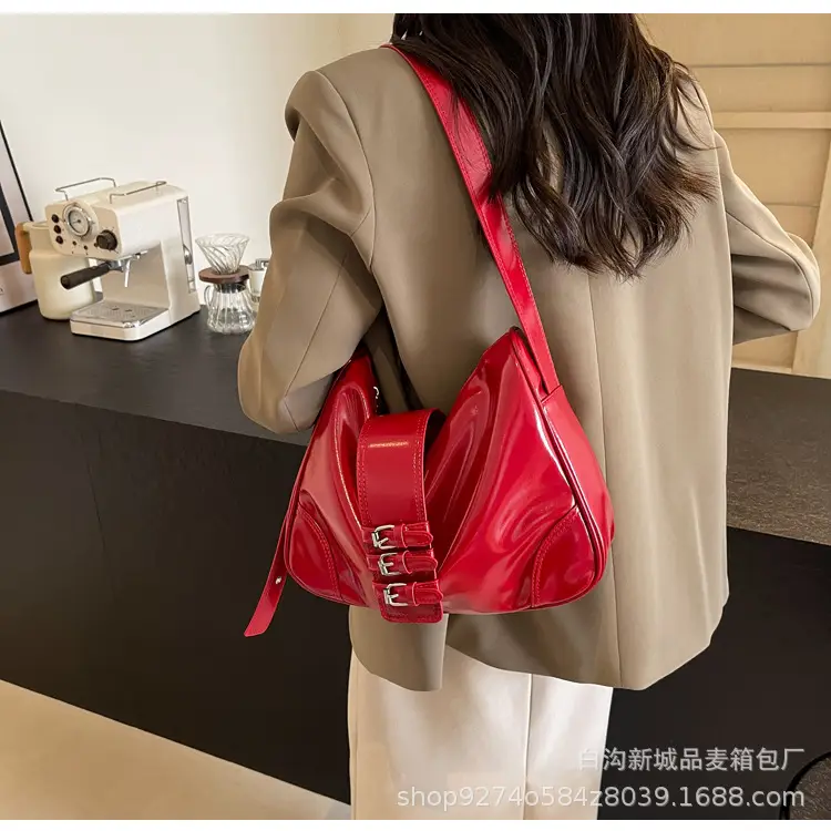 Black Glossy Shoulder Bag for Women 2026 — feature 15