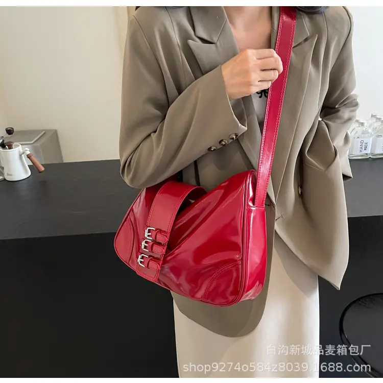 Black Glossy Shoulder Bag for Women 2026 — feature 16