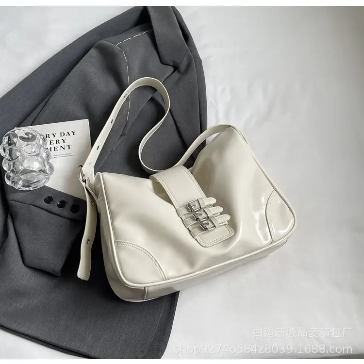 Black Glossy Shoulder Bag for Women 2026 - Image 4