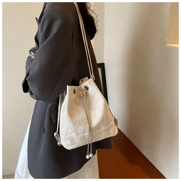 Women's Drawstring Backpack Bag Beige 2024 — feature 10