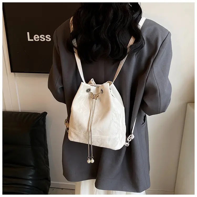Women's Drawstring Backpack Bag Beige 2024 — feature 13