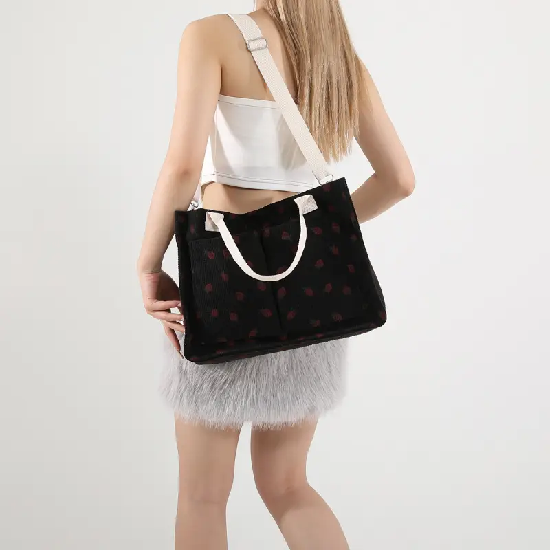 Large Capacity Beautiful Simple 2024 Spring New Arrival Portable Tote Bag Fashionable College Style Casual Personalized Shoulder Bag