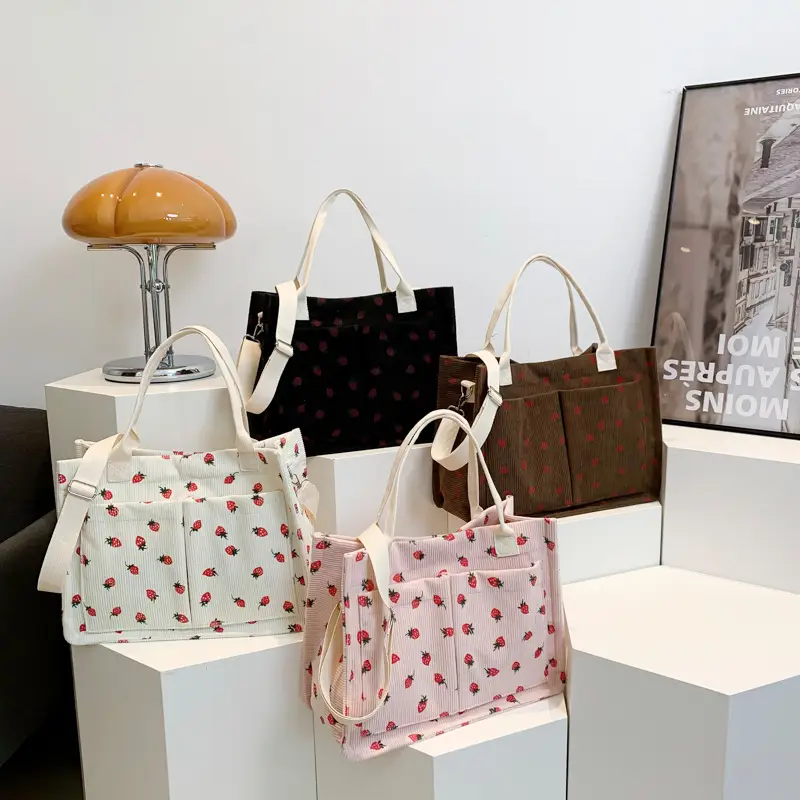 Large Capacity Beautiful Simple 2024 Spring New Arrival Portable Tote Bag Fashionable College Style Casual Personalized Shoulder Bag