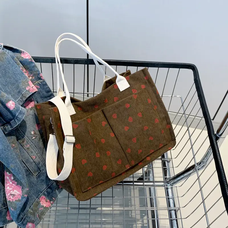 Large Capacity Beautiful Simple 2024 Spring New Arrival Portable Tote Bag Fashionable College Style Casual Personalized Shoulder Bag