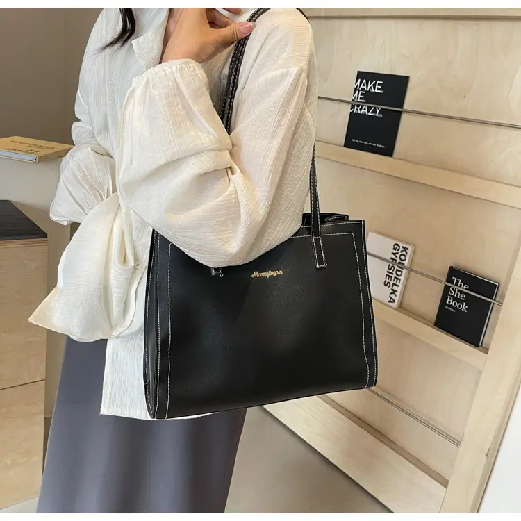 Black Large Capacity Women's Shoulder Bag 2024 — feature 21