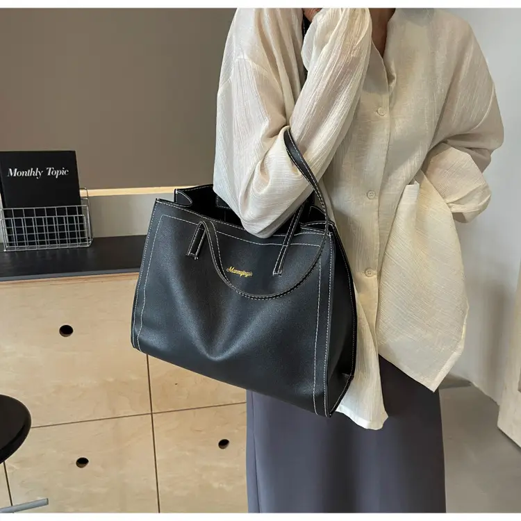 Black Large Capacity Women's Shoulder Bag 2024 — feature 22
