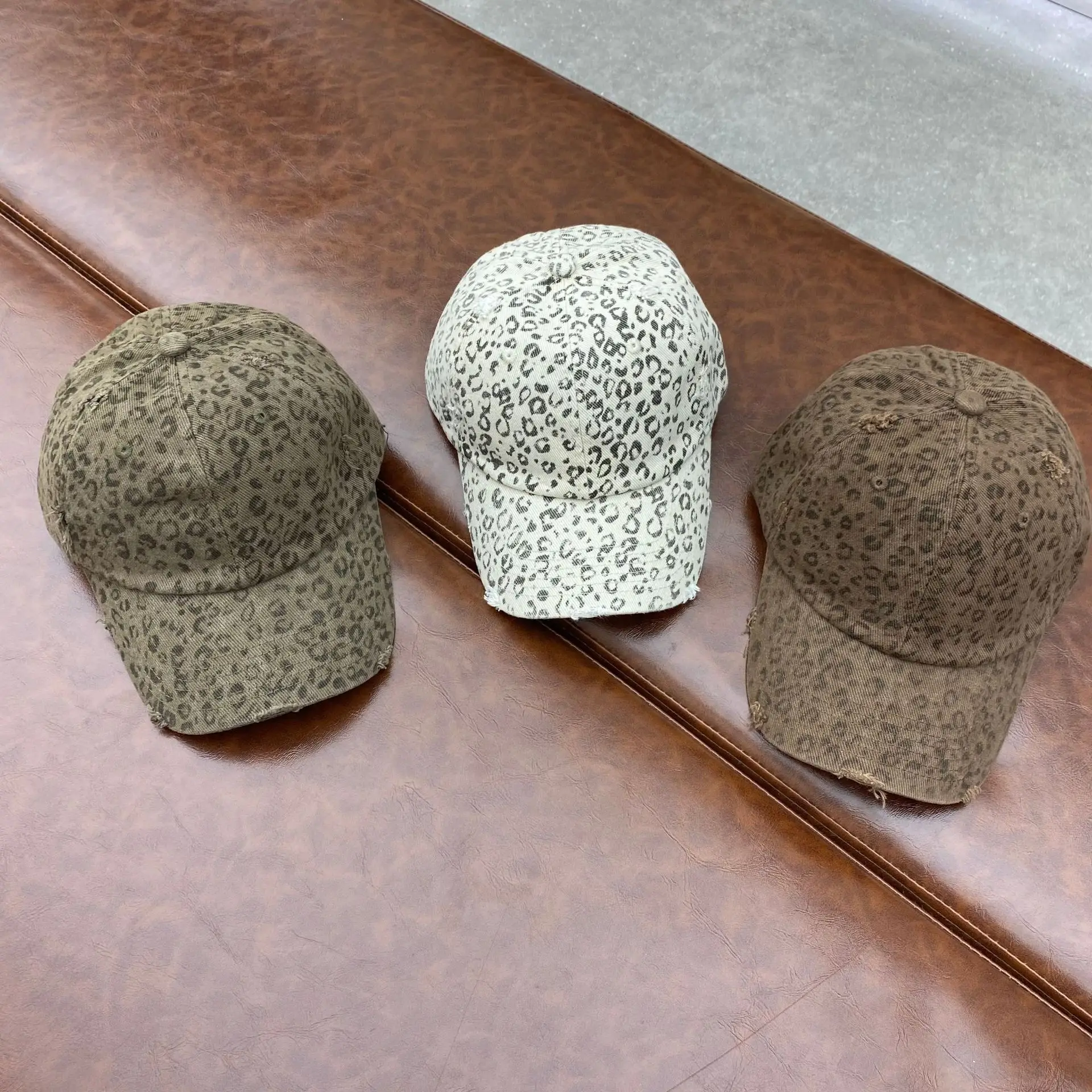 Leopard Print Women's Big Head Cap Set Brown White — feature 7