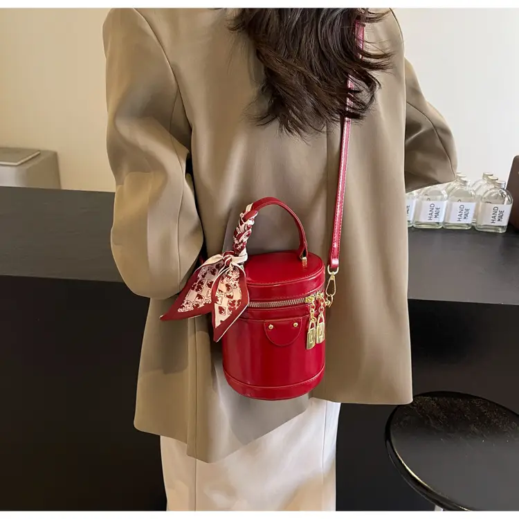 Silver Metallic Shoulder Bag with Gold Clasp & Detachable Strap — feature 17