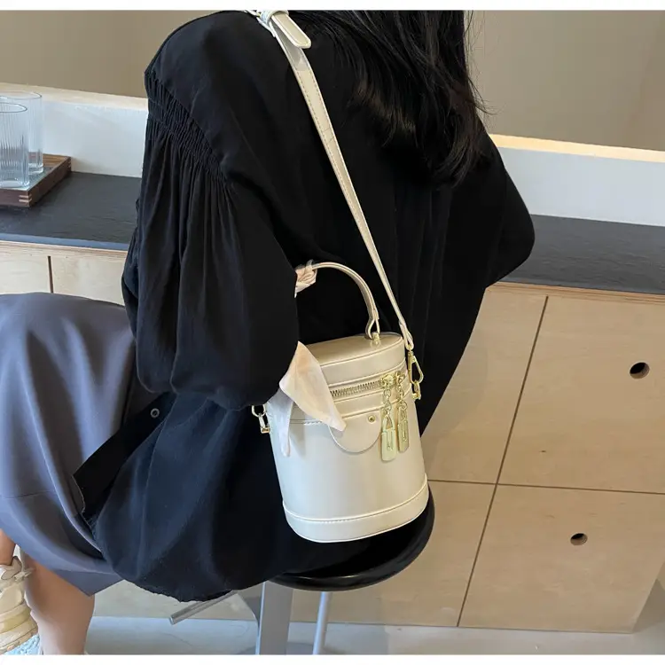 Silver Metallic Shoulder Bag with Gold Clasp & Detachable Strap — feature 26