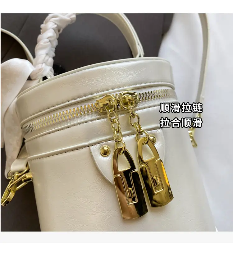 Silver Metallic Shoulder Bag with Gold Clasp & Detachable Strap — feature 6