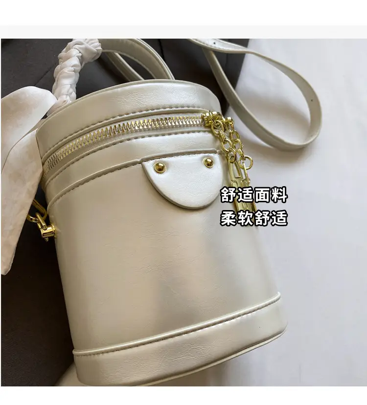 Silver Metallic Shoulder Bag with Gold Clasp & Detachable Strap — feature 8