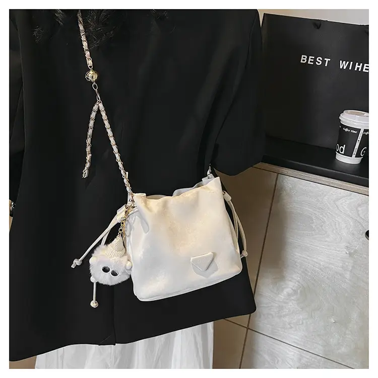 Black Chain Crossbody Bag for Women 2024 Spring — feature 12