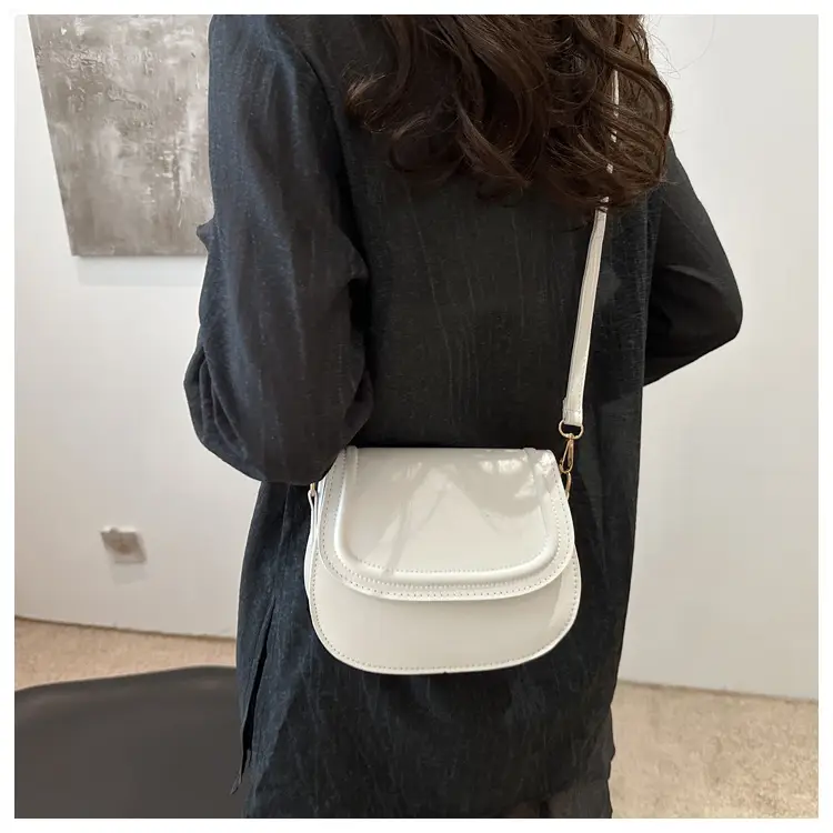 Vintage Saddle Crossbody Bag for Women — feature 17