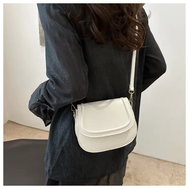 Vintage Saddle Crossbody Bag for Women — feature 18