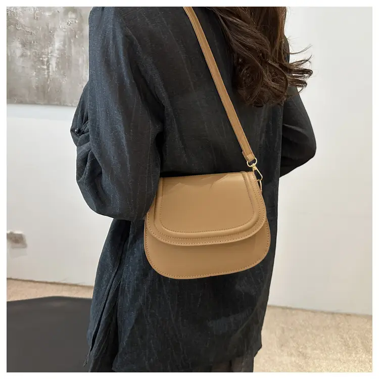 Vintage Saddle Crossbody Bag for Women — feature 19
