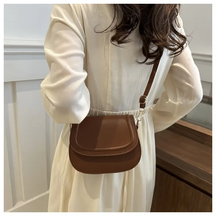 Vintage Saddle Crossbody Bag for Women — feature 22