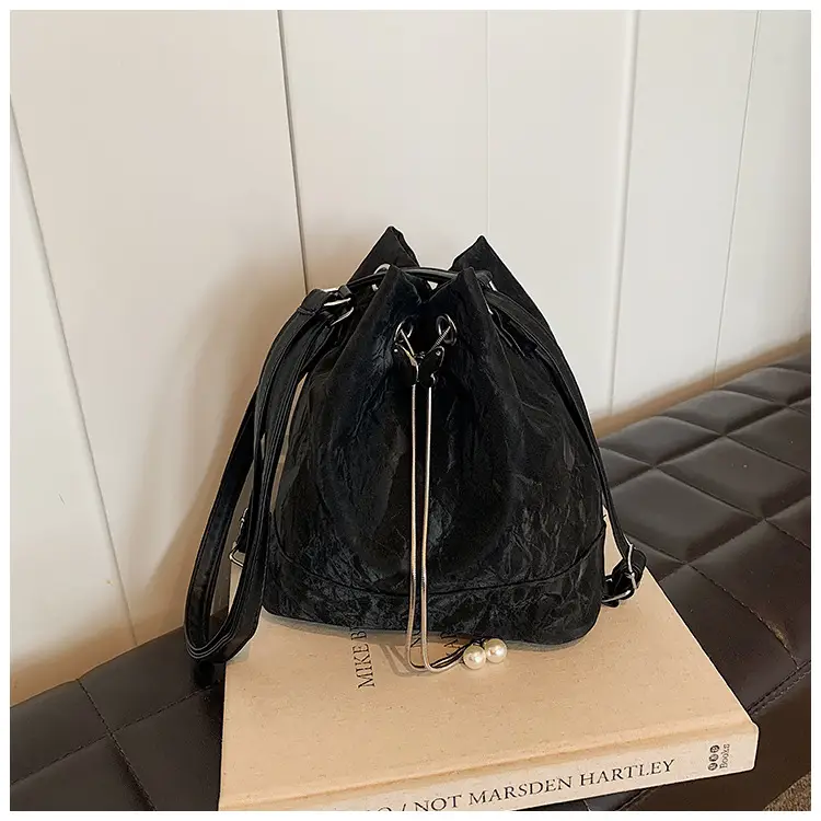Green Drawstring Shoulder Bag for Women 2024 — feature 26