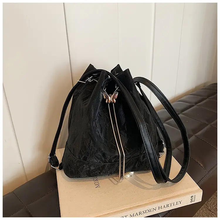 Green Drawstring Shoulder Bag for Women 2024 — feature 27